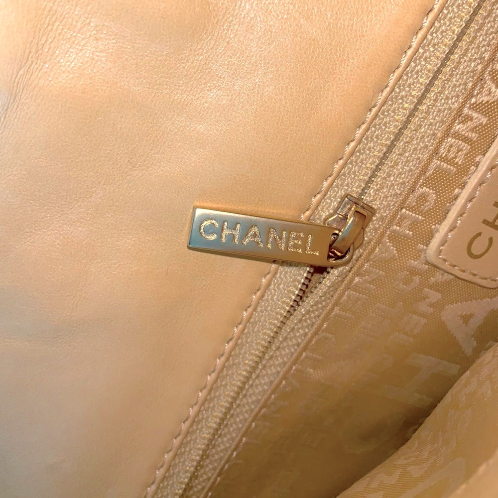 🎀SOLD🎀 Chanel Chocolate Bar Shoulder Bag - Picture 9 of 12